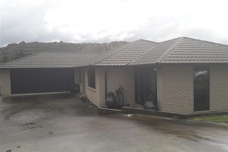 Photo of property in 26 Sunstone Crescent, Brown Owl, Upper Hutt, 5018