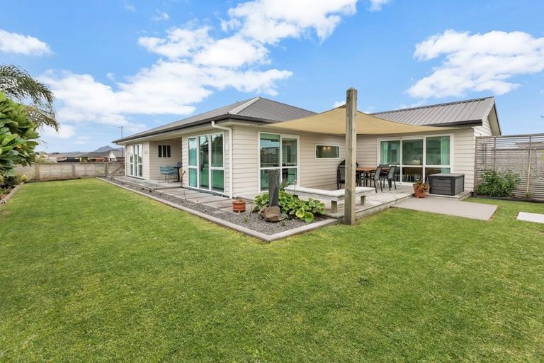 Photo of property in 40 Kowi Lakes Drive, One Tree Point, 0118