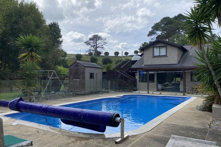 Photo of property in 343 Whitehills Road, Waitoki, 0994