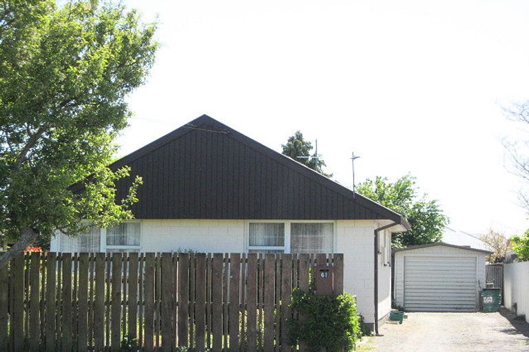 Photo of property in 61 Farquhars Road, Redwood, Christchurch, 8051
