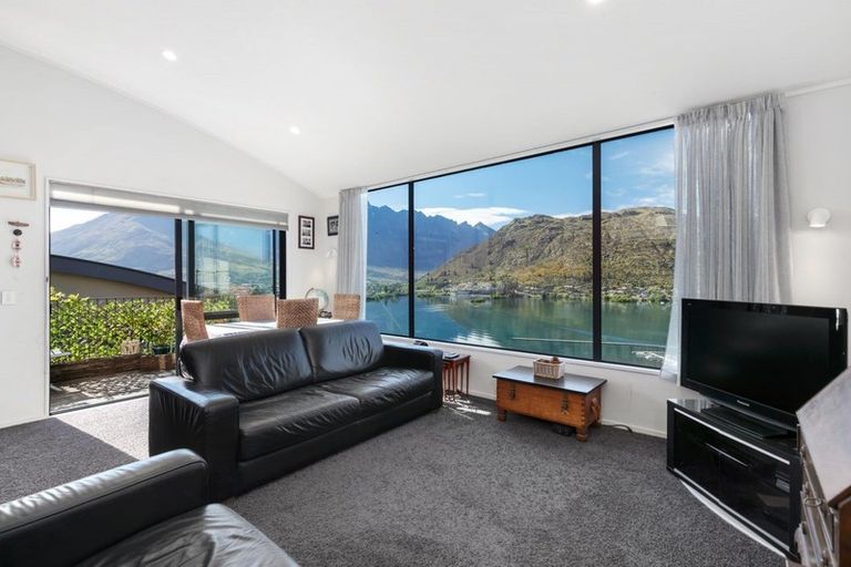 Photo of property in Elkridge Apartments, 2/64 Marina Drive, Frankton, Queenstown, 9300