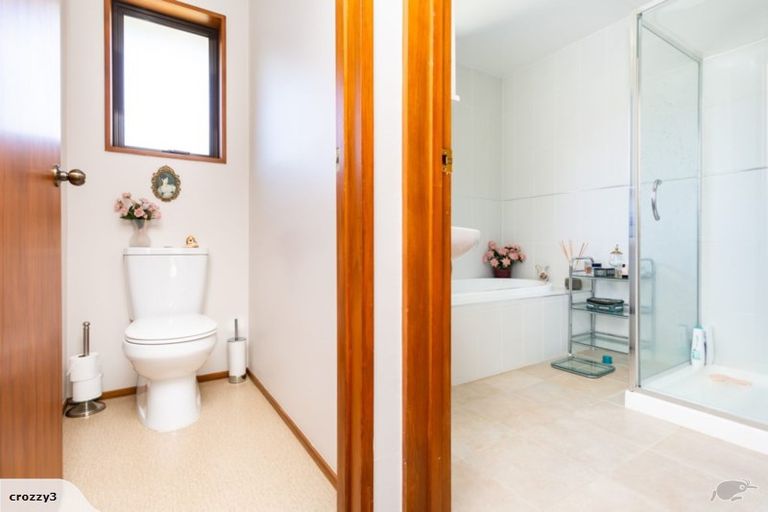 Photo of property in 29 Regency Crescent, Redwood, Christchurch, 8051