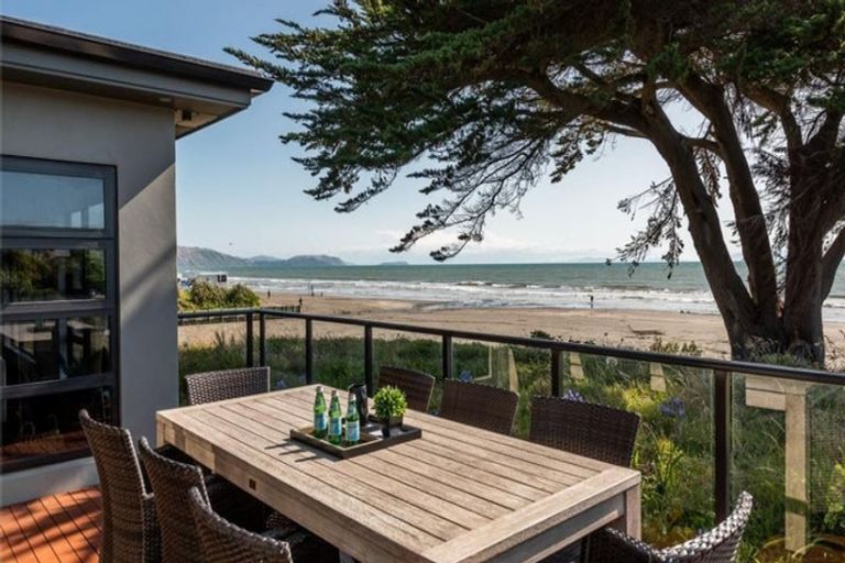 Photo of property in 23 Groves Road, Raumati Beach, Paraparaumu, 5032