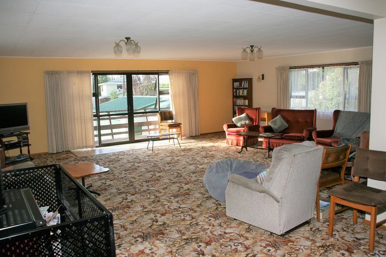 Photo of property in 8 Greenhithe Street, Waihola, Milton, 9073