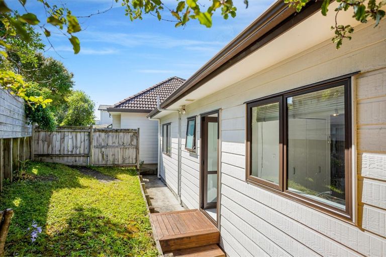 Photo of property in 88a West Harbour Drive, West Harbour, Auckland, 0618