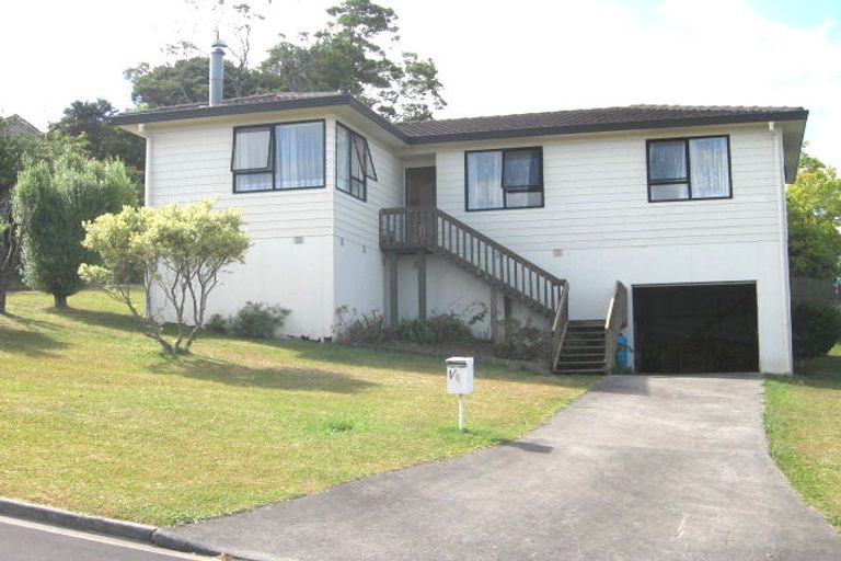 Photo of property in 2/8 Valecrest Place, Bayview, Auckland, 0629