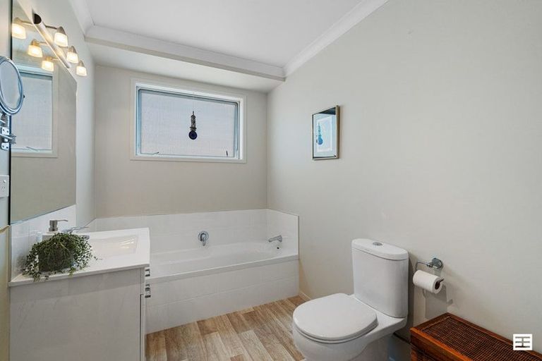 Photo of property in 170 Ballintoy Park Drive, Welcome Bay, Tauranga, 3175