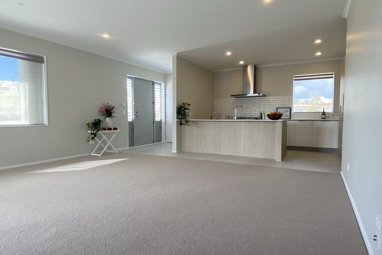 Photo of property in 2 Toka Lane, Red Beach, 0932