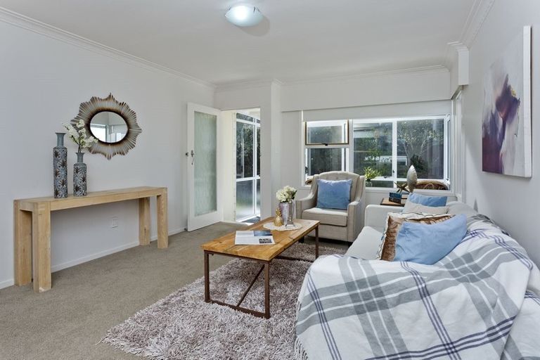 Photo of property in 2/22 Gordon Avenue, Milford, Auckland, 0620