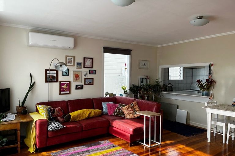 Photo of property in 3/51 Austin Street, Mount Victoria, Wellington, 6011