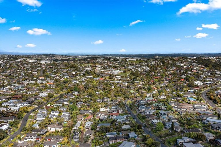 Photo of property in 14 Hythe Terrace, Mairangi Bay, Auckland, 0630