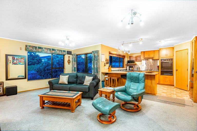 Photo of property in 12 Exploration Way, Whitby, Porirua, 5024