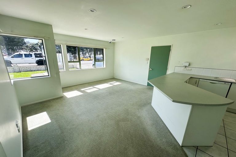 Photo of property in 1/256 Hibiscus Coast Highway, Orewa, 0931