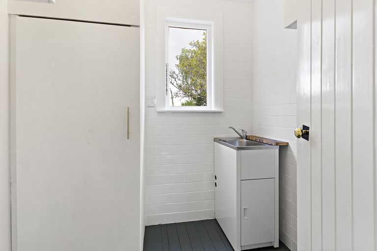 Photo of property in 41 Rhodes Street, Carterton, 5713