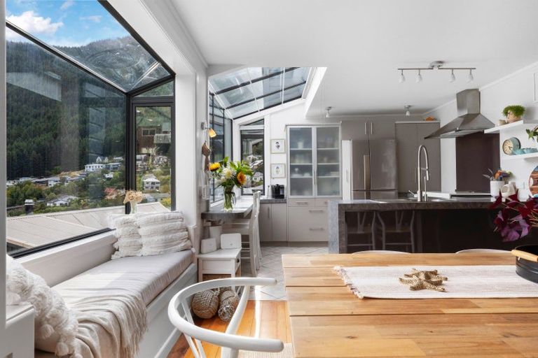 Photo of property in 214 Fernhill Road, Sunshine Bay, Queenstown, 9300
