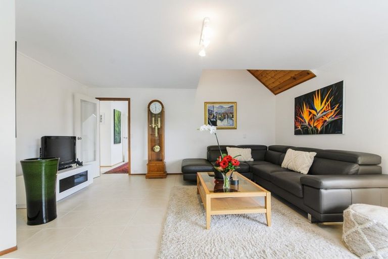 Photo of property in 3 Francis Curtis Avenue, Blockhouse Bay, Auckland, 0600