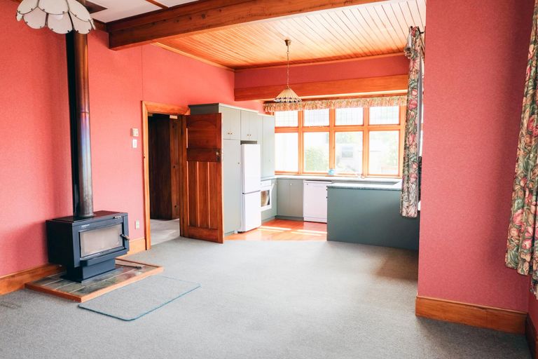 Photo of property in 74 Wharfe Street, South Hill, Oamaru, 9400