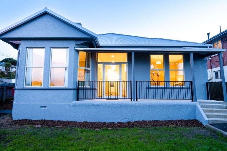 Photo of property in 2 Middleton Road, Kew, Dunedin, 9012