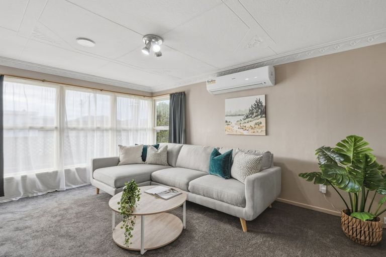 Photo of property in 1 Braemar Street, Kew, Invercargill, 9812