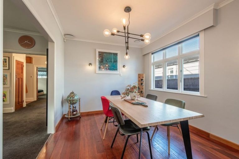 Photo of property in 19 Palm Avenue, Lyall Bay, Wellington, 6022