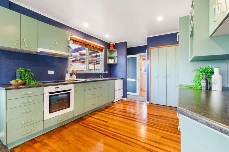 Photo of property in 2 Marsden Place, Awapuni, Palmerston North, 4412