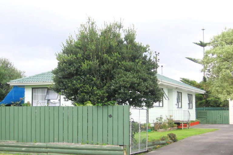 Photo of property in 14 Silverstone Place, Henderson, Auckland, 0612