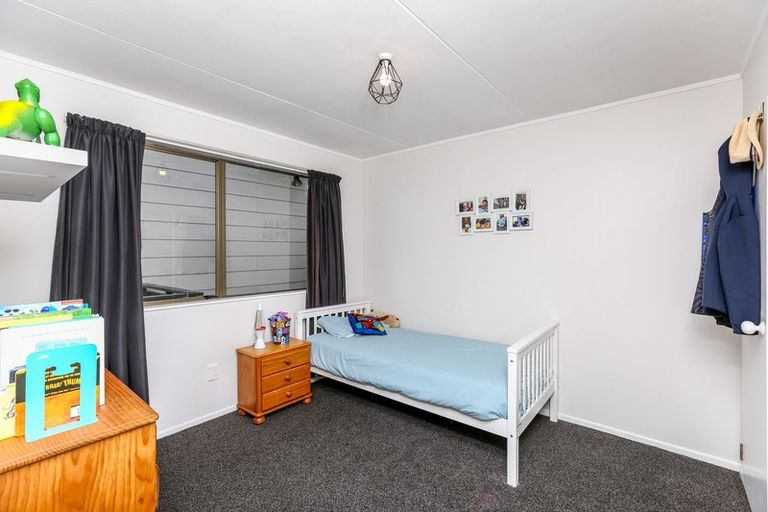 Photo of property in 12a Ranfurly Street, Frankleigh Park, New Plymouth, 4310
