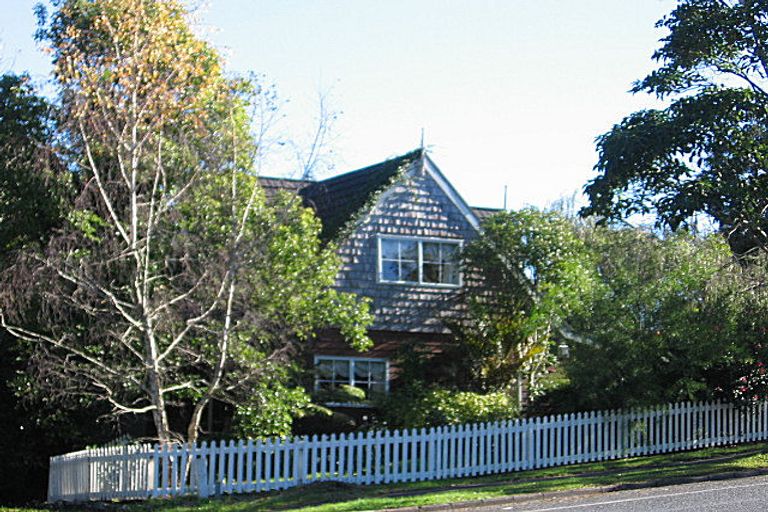 Photo of property in 5 Goodwood Drive, Goodwood Heights, Auckland, 2105