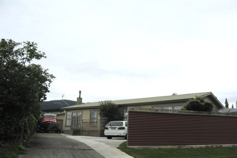 Photo of property in 51 Marlowe Street, Stoke, Nelson, 7011