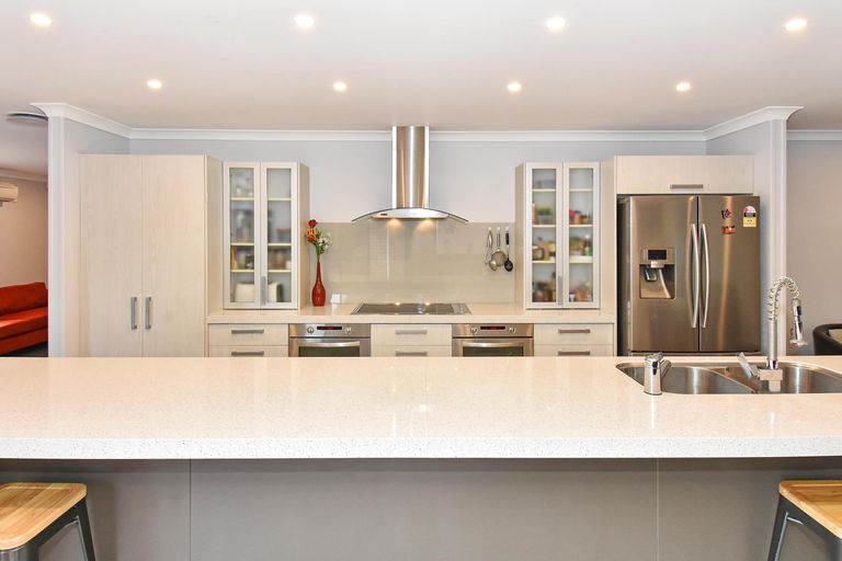 Photo of property in 56 Lothian Brae, Wattle Downs, Auckland, 2103