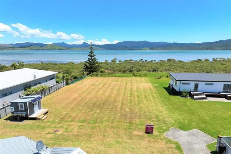 Photo of property in 137 Kelly Jade Avenue, Matarangi, Whitianga, 3592