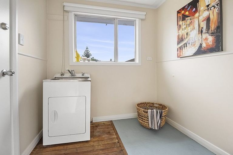 Photo of property in 5 Coates Crescent, Panmure, Auckland, 1072