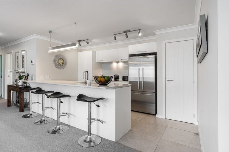 Photo of property in 90 Landmark Terrace, Orewa, 0931