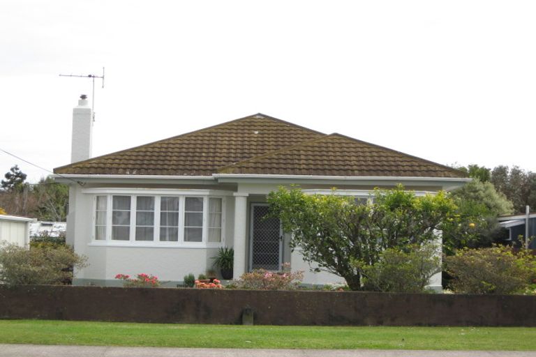 Photo of property in 192 Seaview Road, Westown, New Plymouth, 4310