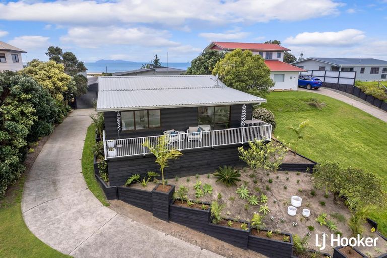 Photo of property in 39 Hanlen Avenue, Waihi Beach, 3611