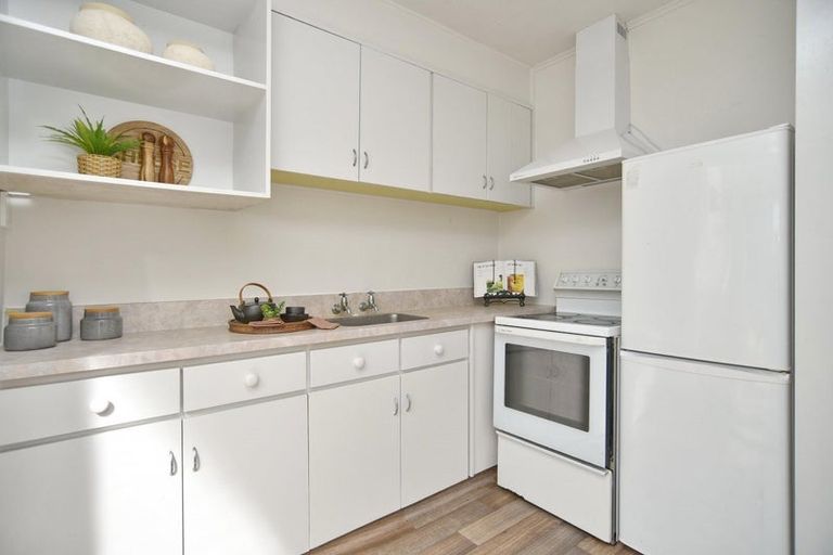 Photo of property in 2/10 Lane Street, Woolston, Christchurch, 8023