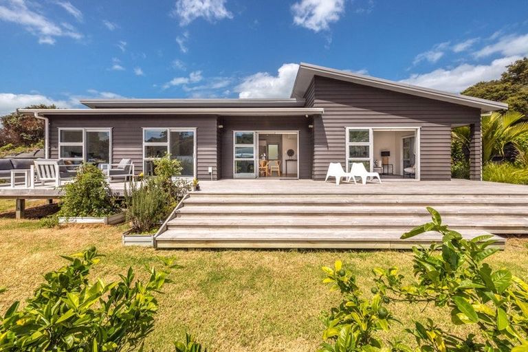Photo of property in 19 Sea View Road, Ostend, Waiheke Island, 1081