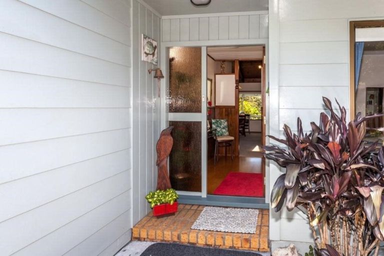 Photo of property in 16 Gregory Lane, Whangamata, 3691