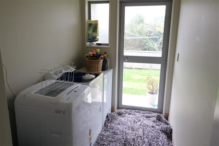 Photo of property in 5 Swain Grove, Riverstone Terraces, Upper Hutt, 5018