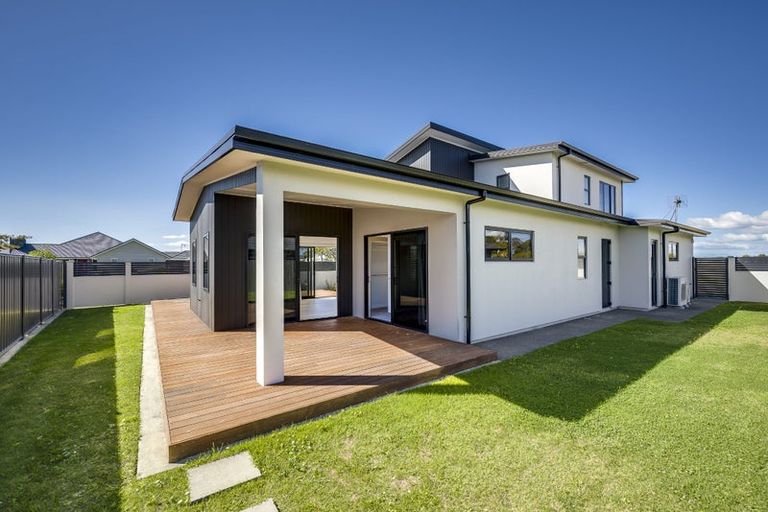 Photo of property in 24 Aspiring Drive, Poraiti, Napier, 4112