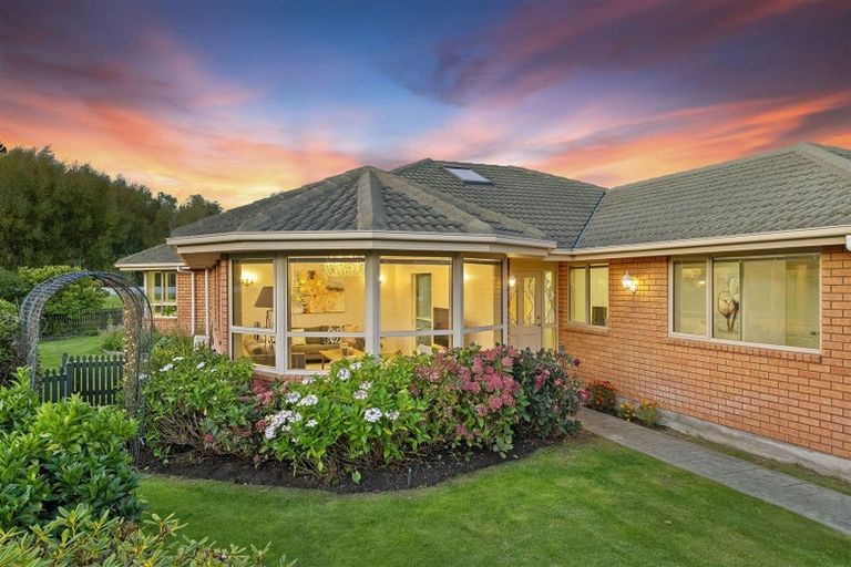 Photo of property in 18 Langley Place, Belfast, Christchurch, 8051