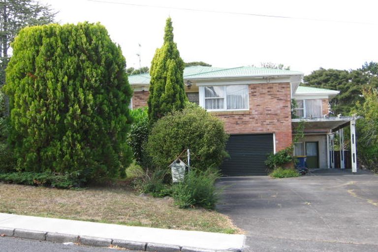 Photo of property in 34 Taupo Street, Green Bay, Auckland, 0604