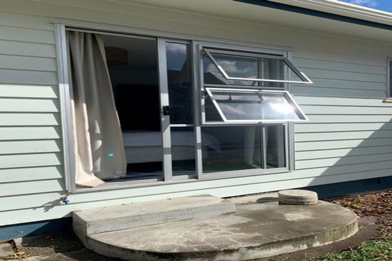 Photo of property in 53 John F Kennedy Drive, Milson, Palmerston North, 4414