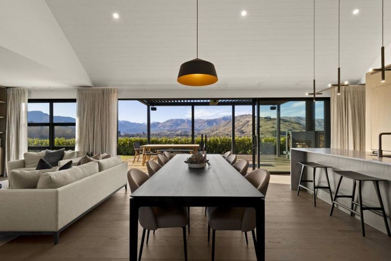 Photo of property in Kawarau Heights, 15 Kawarau Heights Boulevard, Lake Hayes, Queenstown, 9304