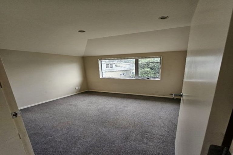 Photo of property in 182a Rongotai Road, Kilbirnie, Wellington, 6022