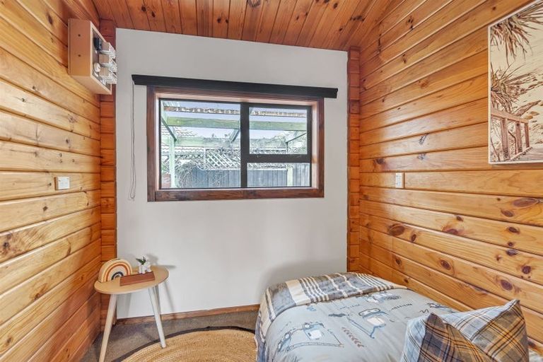 Photo of property in 14 Radiata Avenue, Parklands, Christchurch, 8083