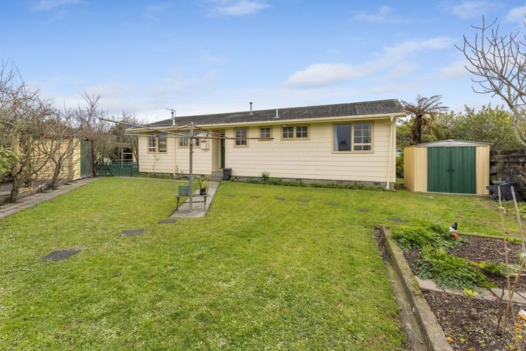 Photo of property in 56 Aniseed Grove, Timberlea, Upper Hutt, 5018