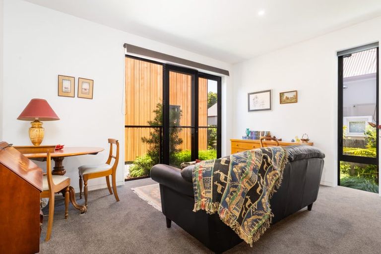 Photo of property in 35 Poynder Avenue, Merivale, Christchurch, 8014