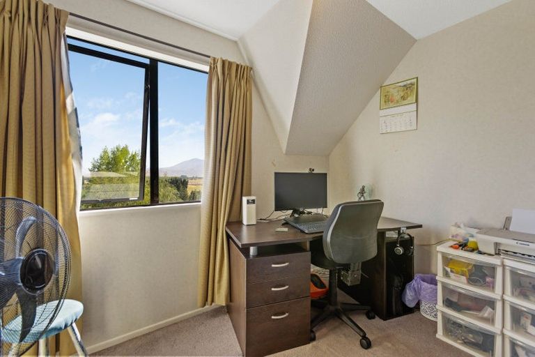 Photo of property in 24 Ahuriri Drive, Omarama, 9412