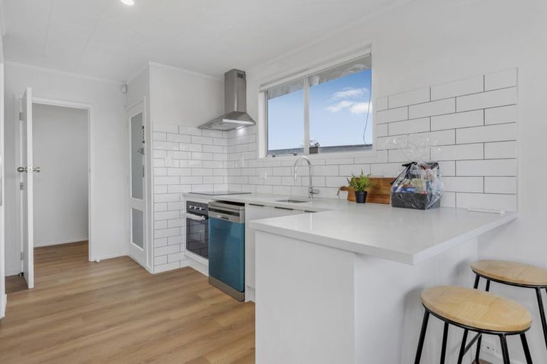 Photo of property in 3 Pukeroa Place, Papakura, 2110